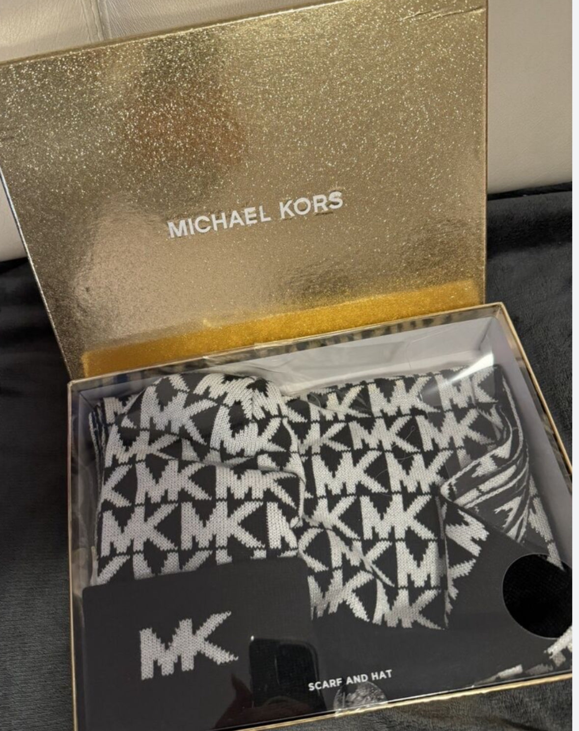 Michael Kors Schal und Mütze Set